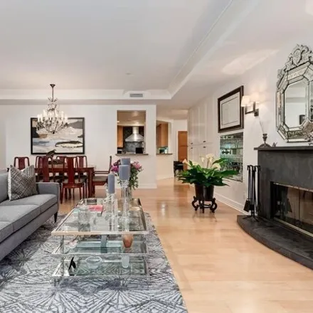 Image 9 - 411 North Oakhurst Drive, Beverly Hills, CA 90210, USA - Condo for sale