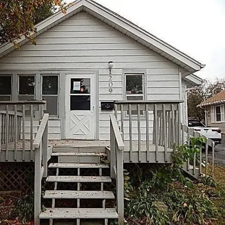 Buy this 2 bed house on 1293 East Sheridan Avenue in Des Moines, IA 50316
