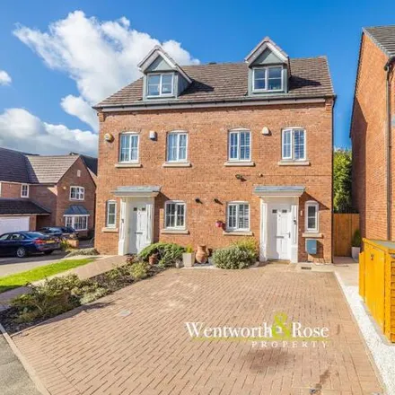 Buy this 3 bed townhouse on Rosehead Drive in Harborne, B32 2HW