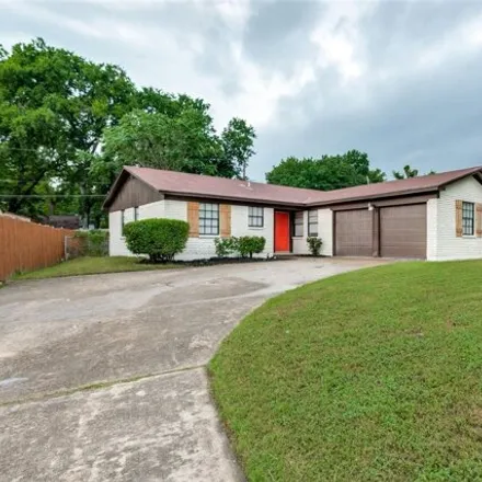 Buy this 3 bed house on 6314 Songwood Drive in Dallas, TX 75241