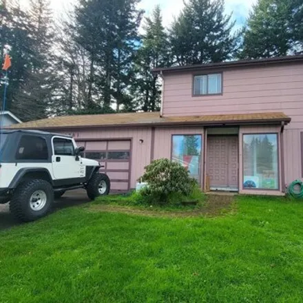 Buy this 3 bed house on 3871 Edgewood Drive in North Bend, OR 97459