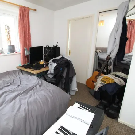 Image 3 - 6 Falcon Close, Nottingham, NG7 2DL, United Kingdom - House for rent