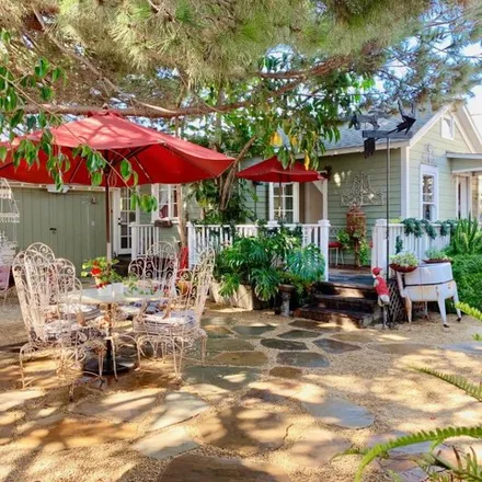 Rent this 2 bed house on 126 West de la Guerra Street in Santa Barbara, CA 93101