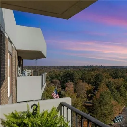 Buy this 2 bed condo on 2956 Hathaway Road in Cherokee Hills, Richmond