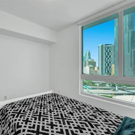 Image 5 - 350 South Miami Avenue - Condo for rent