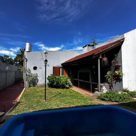 Buy this 5 bed house on Lucio Vicente López 1454 in Crucecita, 1870 Avellaneda
