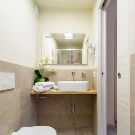 Rent this 2 bed apartment on Chiesa di Orsanmichele in Via dei Lamberti, 50122 Florence FI