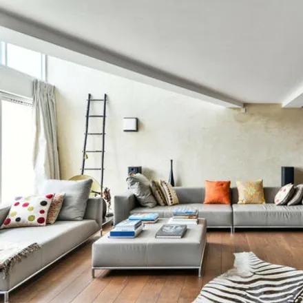 Rent this 4 bed house on Great Eastern Wharf in Bishops Road, London