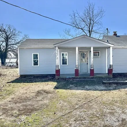 Buy this 3 bed house on 128 East North Street in Houston, Texas County