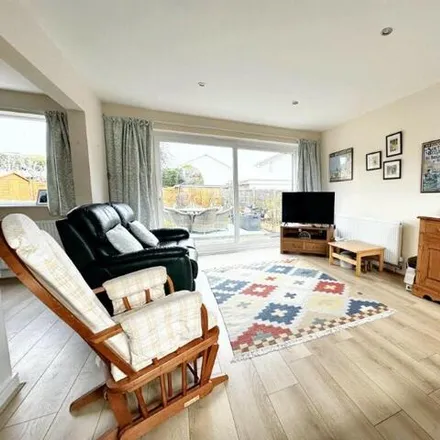 Buy this 5 bed house on Westbrook in Hawthorn Close, Brighton