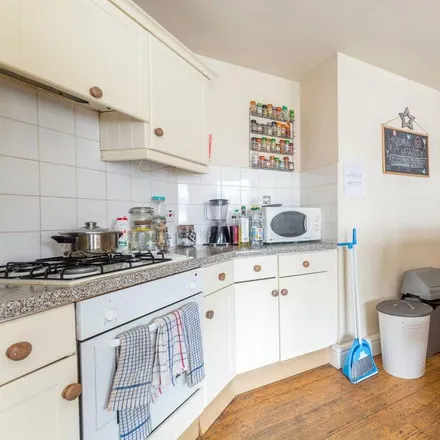 Rent this 3 bed apartment on 35-37 Gloucester Road in London, W3 8PD