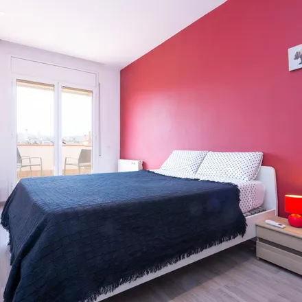 Rent this 2 bed apartment on Carrer d'Indíbil in 08001 Barcelona, Spain