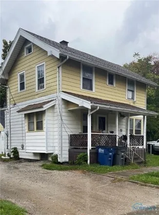 Buy this 3 bed house on 510 Hiett Avenue in Toledo, OH 43609