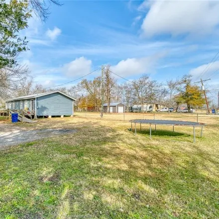 Image 4 - 9337 Ash Street, Midway, Madison County, TX 75852, USA - Duplex for sale