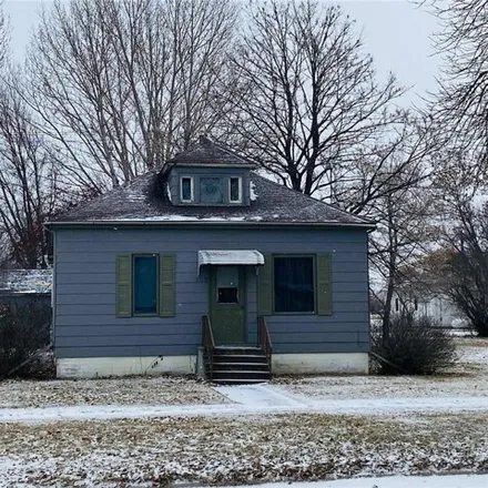 Buy this 2 bed house on 100 East McKinley Avenue in Mahnomen, Mahnomen County