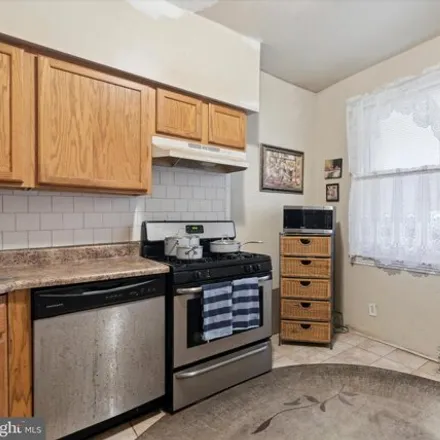 Image 8 - 6088 Haddington Lane, Philadelphia, PA 19151, USA - House for sale