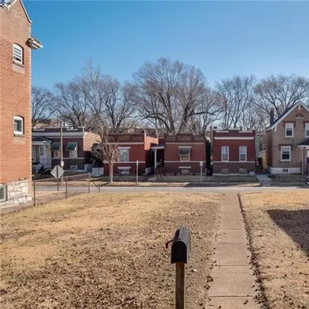 Image 3 - 3549 South Spring Avenue, St. Louis, MO 63116, USA - House for sale