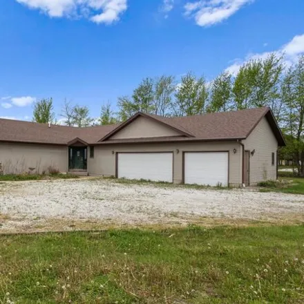 Buy this 3 bed house on 558 County Road 1000 East in Tolono, Champaign County