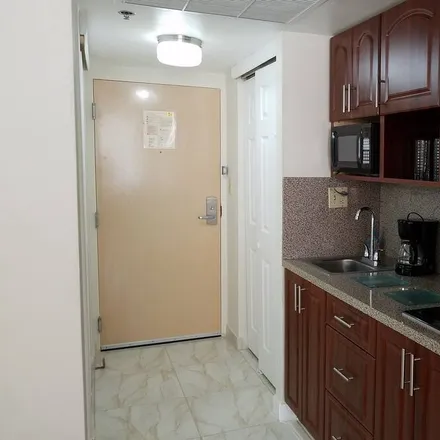 Image 2 - Sunny Isles Beach, FL - Apartment for rent