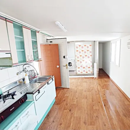 Rent this 1 bed apartment on 서울특별시 강남구 신사동 554-37