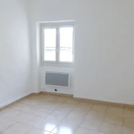 Image 2 - 2 Rue Fresque, 30033 Nimes, France - Apartment for rent