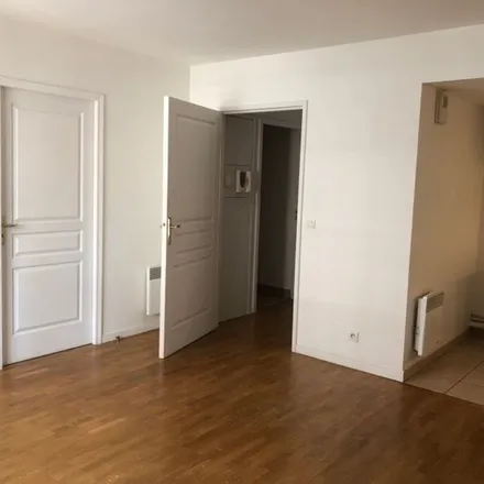 Rent this 2 bed apartment on 36 Avenue de la République in 92120 Montrouge, France