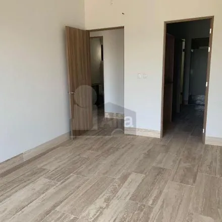 Rent this 2 bed apartment on Circuito Mayorazgo San Gabriel in Santa Cruz (Las Crucitas), 37547 León