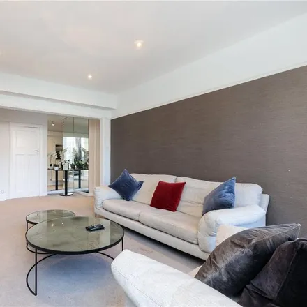 Rent this 3 bed apartment on Clarewood Court in Seymour Place, London