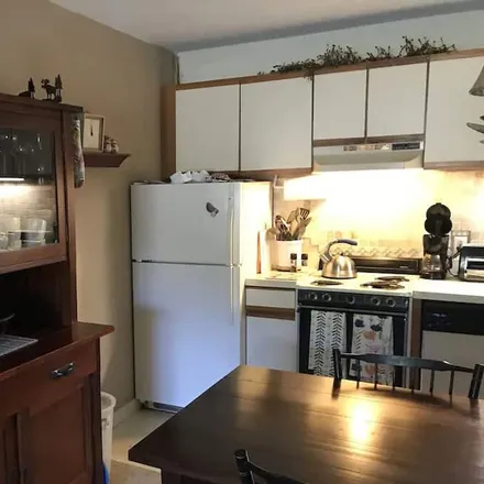 Rent this 1 bed condo on Londonderry