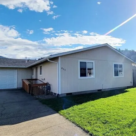 Buy this 3 bed house on 796 Southeast Vine Maple Drive in Myrtle Creek, Douglas County