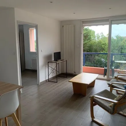 Rent this 4 bed apartment on Comédie in Place de la Comédie, 34062 Montpellier