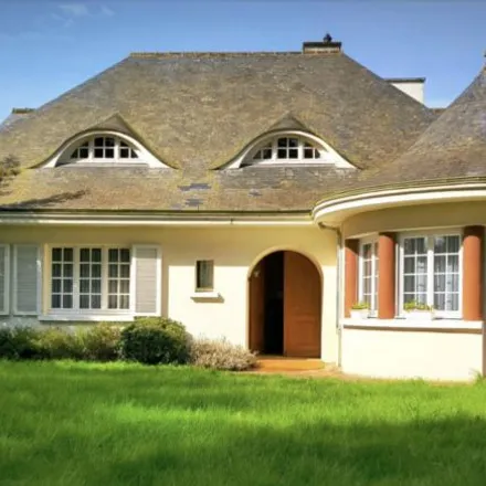 Buy this 5 bed house on 44110 Châteaubriant