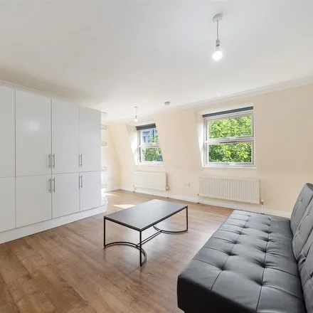 Rent this 2 bed apartment on Kazu Fashion in Fonthill Road, London