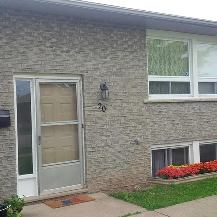 Image 2 - 25 Josephine Street, St. Catharines, ON L2S 1S9, Canada - Apartment for rent
