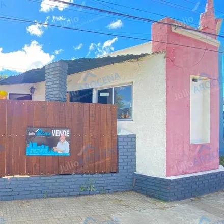 Buy this studio house on Avenida Aparicio Saravia 734 in 70000 Colonia del Sacramento, Uruguay