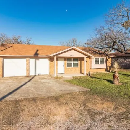 Rent this 2 bed house on 1818 Greenwood Lane in Llano County, TX 78639