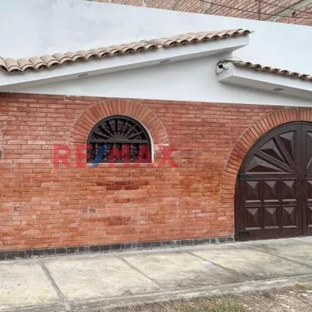 Buy this 3 bed house on Calle Huamachuco in La Perla, Lima Metropolitan Area 07016