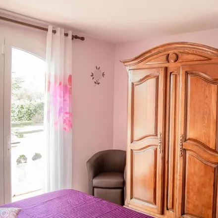 Rent this 4 bed house on 83600 Bagnols-en-Forêt
