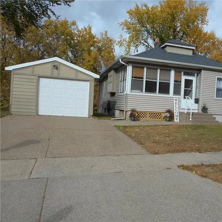 Buy this 4 bed house on 1351 York Avenue in Saint Paul, MN 55106