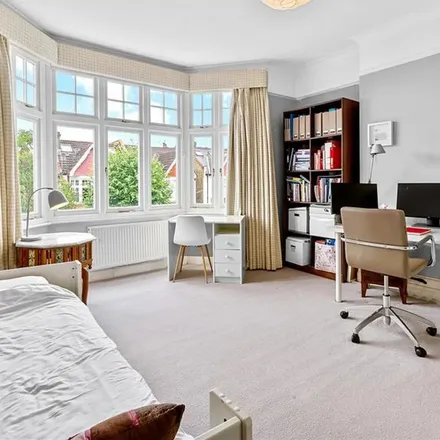 Rent this 5 bed apartment on Kenilworth Avenue in London, SW19 7BA