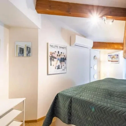 Rent this 1 bed apartment on Saint-Tropez in Quai de Amiral Guepratte, 83990 Saint-Tropez