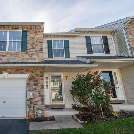 Rent this 3 bed townhouse on 307 Glenn Rose Circle in Cannon Run West, Upper Merion Township