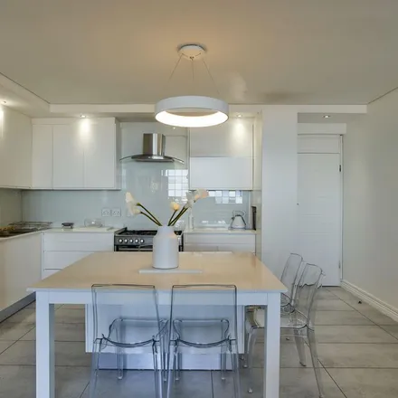 Image 4 - Vagabond Kitchens, Regent Road, Cape Town Ward 54, Cape Town, 8005, South Africa - Apartment for rent