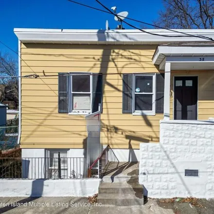 Buy this 4 bed house on 38 Shaughnessy Lane in New York, NY 10305