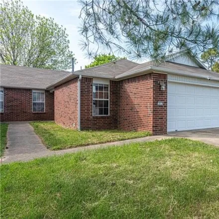 Image 3 - 1913 North Caton Drive, Fayetteville, AR 72704, USA - House for sale