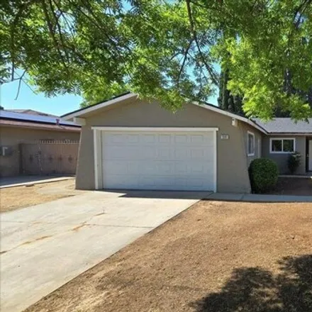Buy this 3 bed house on 3319 West Roberts Avenue in Fresno, CA 93711