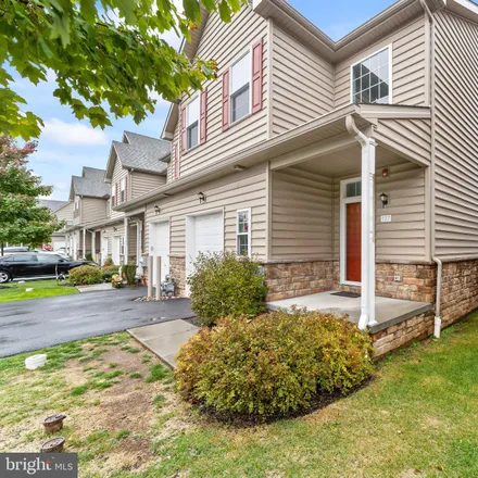 Image 2 - 1300 Nicklaus Drive, Springfield Township, PA 19064, USA - Townhouse for sale