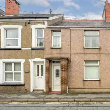 Buy this 3 bed townhouse on High Street in Caernarfon, Gwynedd