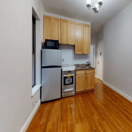 Rent this 2 bed apartment on 214 W 21st St