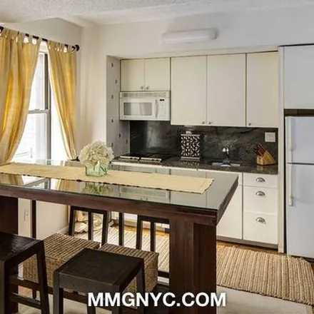 Image 2 - 458 West 49th Street, New York, NY 10019, USA - Apartment for rent